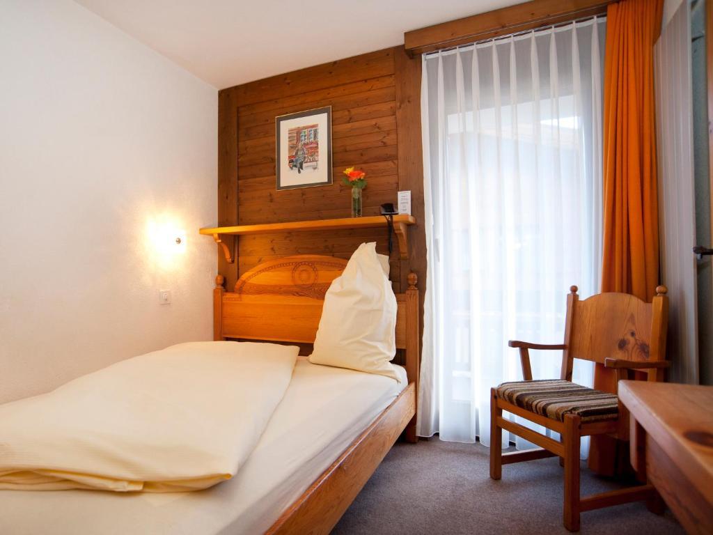 Ambiente Guesthouse Saas Fee Szoba fotó